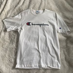 CHAMPION TSHIRT